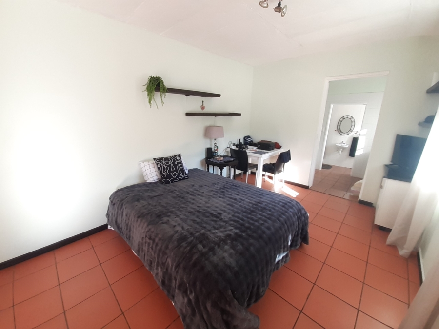 5 Bedroom Property for Sale in Paradise Beach Eastern Cape